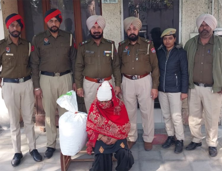 20 किलो चूरा पोस्त के साथ महिला गिरफ्तार