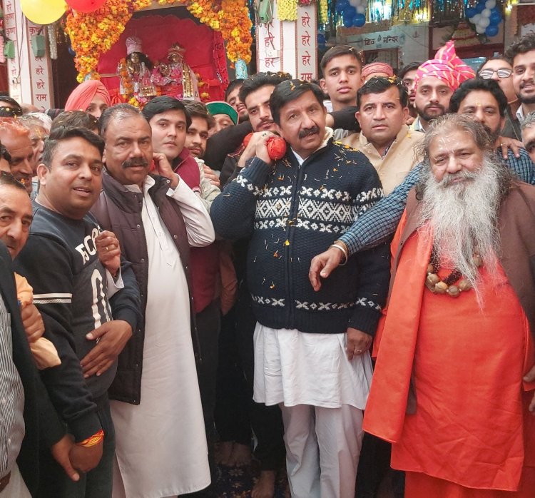 उपमुख्यमंत्री मुकेश अग्निहोत्री ने संत बाबा बाल जी का लिया आशीर्वाद