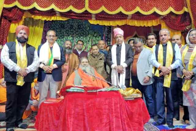 पूर्व सीएम जयराम कोटला कलां स्थित श्री राधा कृष्ण मंदिर में हुए नतमस्तक