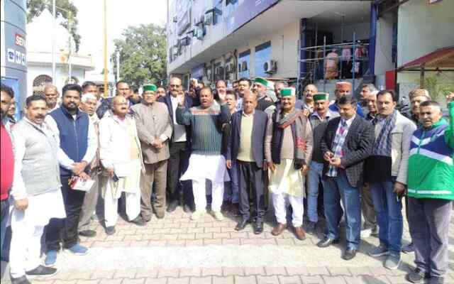 केंद्र सरकार की जनविरोधी नीतियों को लेकर जिला कांग्रेस का रोष प्रदर्शन