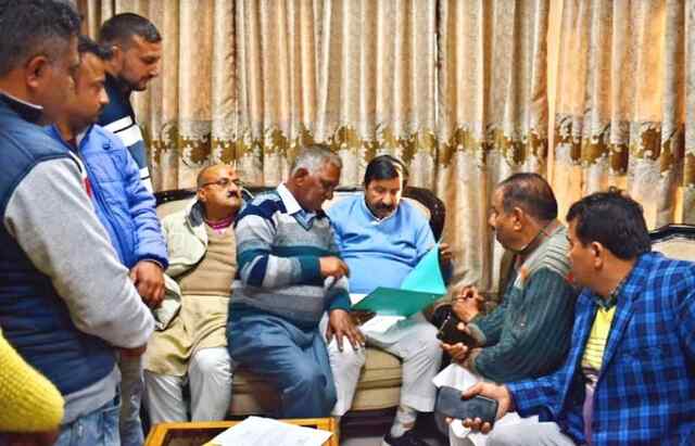 लोगों की समस्याओं का त्वरित समाधान प्रदेश सरकार की प्राथमिकता – मुकेश अग्निहोत्री