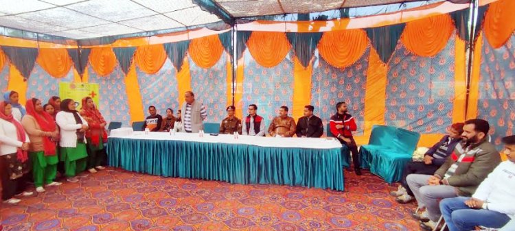 बाथड़ी में चिकित्सकों ने की 285 लोगों के स्वास्थ्य की जांच