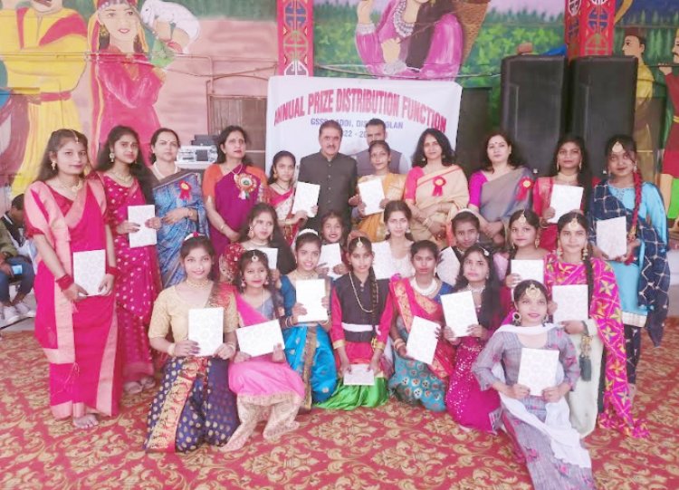 बद्दी स्कूल में वार्षिक पारितोषिक वितरण समारोह का आयोजन मुख्य संसदीय सचिव रामकुमार रहे मुख्य अतिथि