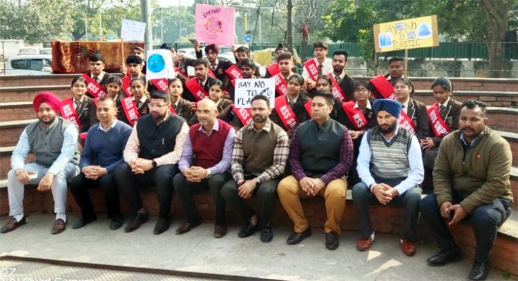 शिशु निकेतन पब्लिक स्कूल के NSS Unit Students ने गांव अटावा का किया दौरा