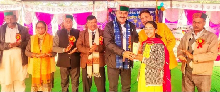 पिपलू घलूँ व सरोह स्कूल में हुआ बार्षिक बितरण समारोह, भुट्टो रहे मुख्य अतिथि