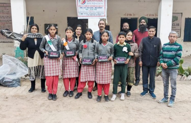 गलेनमार्क फार्मा ने बधौणीघाट स्कूली बच्चों को बांटे ओरल हाईजीन कीट