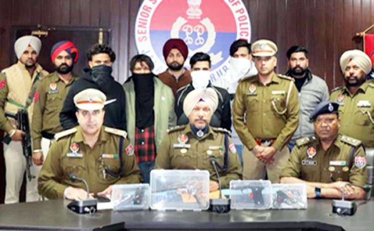 जालंधरः गैंगस्टर लखबीर लांडा के 4 गुर्गे हथियारों सहित गिरफ्तार