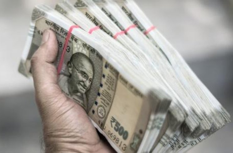 PNB Bank में पड़े लाखों रुपऐ मिट्टी में हुए तब्दील, ग्राहक के उड़े होश