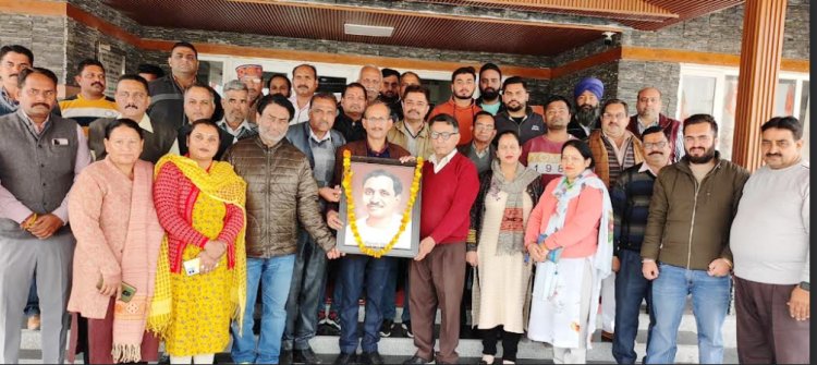 भाजपा जिला इकाई ने पंडित दीनदयाल उपाध्याय को श्रद्धांजलि अर्पित की