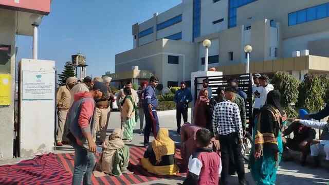 होशियारपुर: IVY अस्पताल में मृत मरीज PGI में हुआ जिंदा, परिजनों ने किया भारी हंगामा, देखें वीडियो