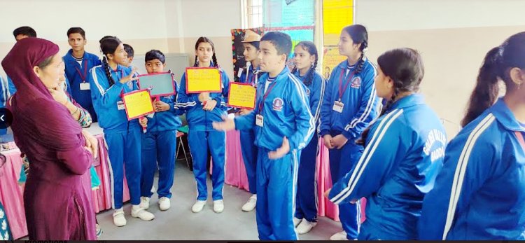 गोल्डन वैली स्कूल के बच्चों ने पेश किये हुनर
