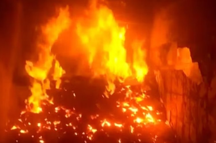 मेट्रो स्टेशन के शेड में लगी आग