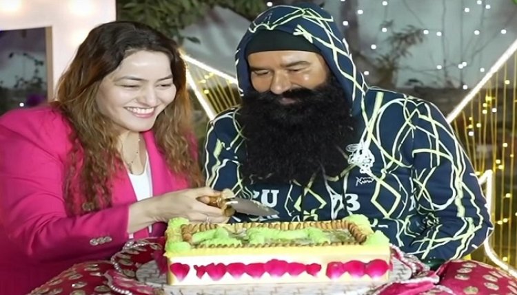 हनीप्रीत ने राम रहीम का हाथ पकड़कर काटा केट, जानें क्या कहा