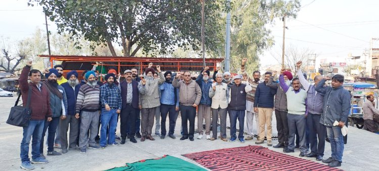 ਸਜ਼ਾਵਾਂ ਪੂਰੀਆਂ ਕਰ ਚੁੱਕੇ ਲੋਕਾਂ ਦੀ ਰਿਹਾਈ ਨੂੰ ਲੈਕੇ ਸਿਵਲ ਸੁਸਾਇਟੀ ਤਲਵਾੜਾ ਵੱਲੋ ਰੋਸ ਮੁਜਾਹਰਾ ਕੀਤਾ ਗਿਆ