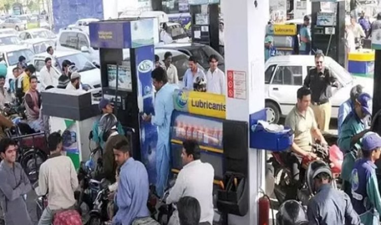 महंगाई का बड़ा झटकाः 20 दिन के अंदर दोबारा बढ़ी पेट्रोल-डीजल की कीमतें 