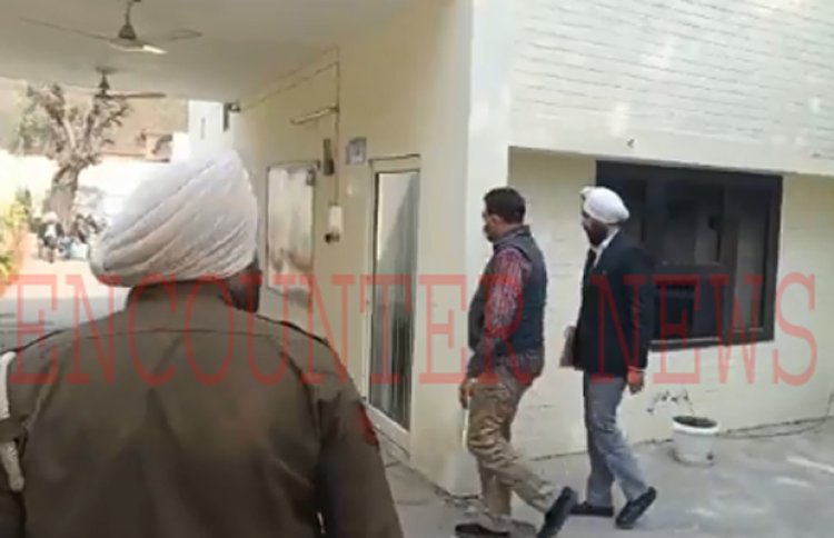 पंजाबः इस घोटाले के मामले में विजीलेंस दफ्तर पहुंचे पूर्व सीएम के OSD कैप्टन संधू, देखें वीडियों