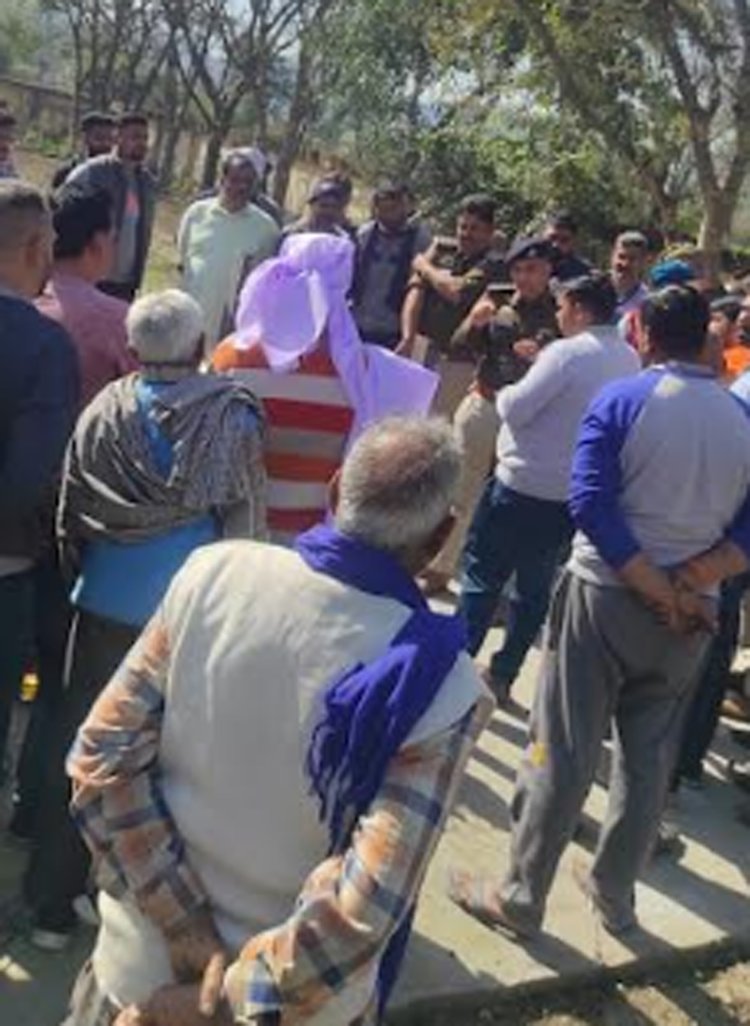 32 वर्षीय युवक की संदिग्ध परिस्थितियों में हुई मौत, पुलिस ने कब्जे में लिया शव