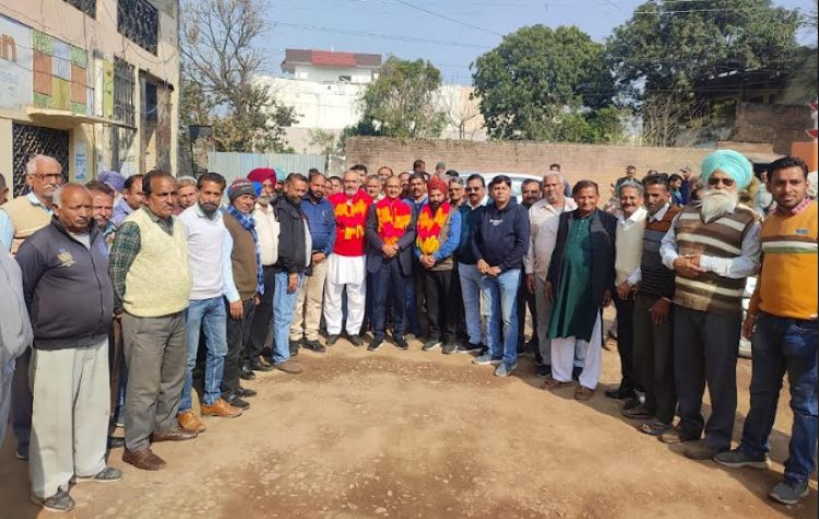 सत्ती ने ट्रक यूनियन मैहतपुर में पेवर ब्लॉक के काम का शुभारंभ किया