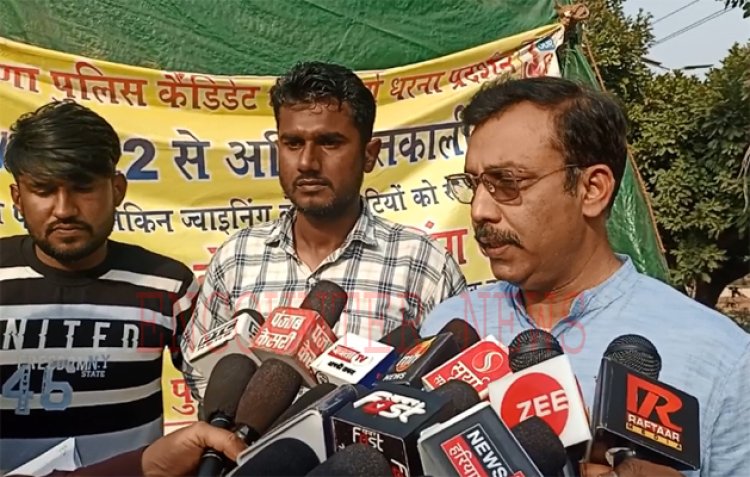 धरने पर बैठे पुलिस के 6600 चयनित सिपाहियों से मिले OSD, किया ये ऐलान, देखें वीडियो