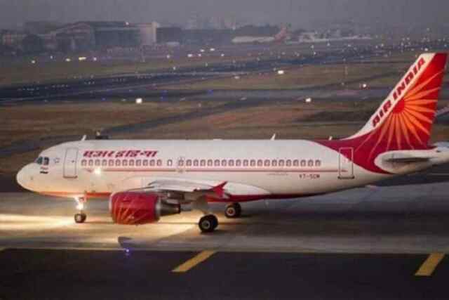 दुबई से आ रही एयर इंडिया फ्लाइट की एयरपोर्ट पर हुई इमरजेंसी लैंडिंग…