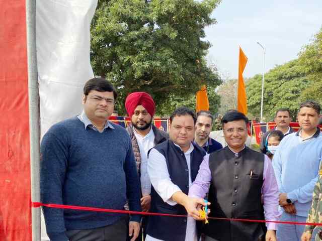 121वीं वाहिनी सीमा सुरक्षा बल माधोपुर में लगाया गया मेडिकल कैंप