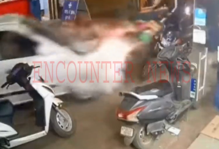 पंजाबः तेज रफ्तार कार चालक ने कई वाहनों को मारी टक्कर, देखें CCTV