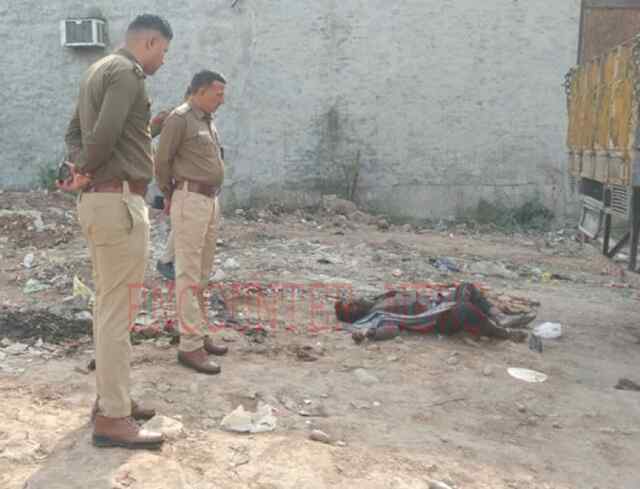 काम से घर जा रहे व्यक्ति का चाकू मारकर कत्ल, जांच में जुटी पुलिस, देखें वीडियो