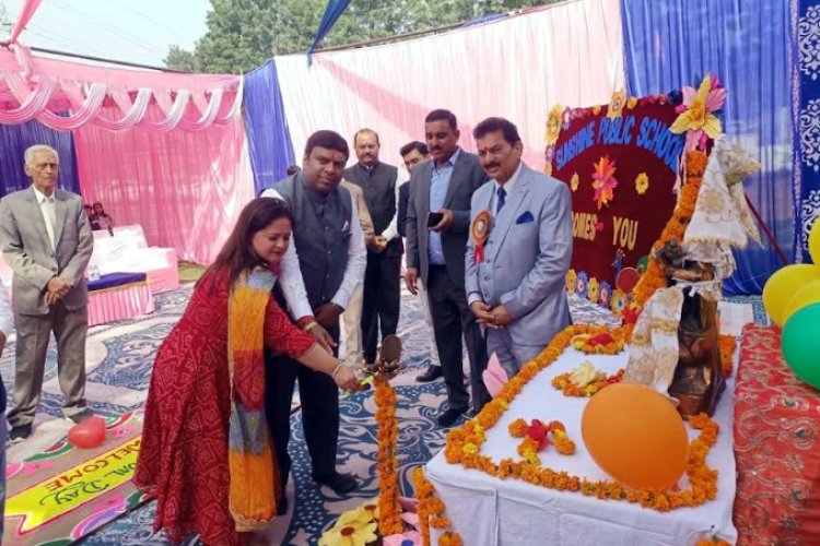 सनशाईन पब्लिक स्कूल चुहुवाल में बच्चों ने वार्षिकोत्सव में मचाया धमाल