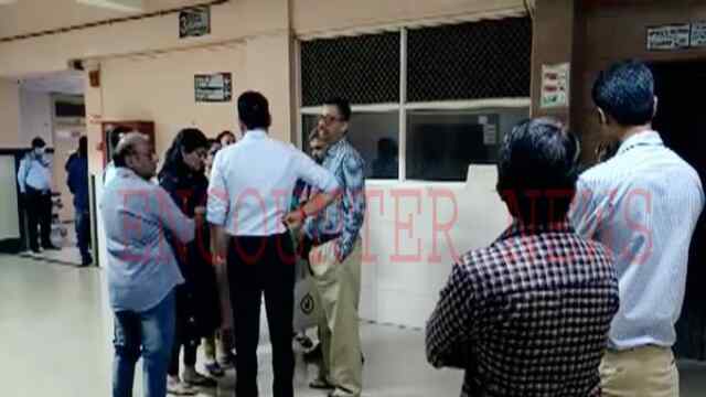 स्टूडेंट ने पेट्रोल डालकर प्रिंसिपल को जिंदा जलाया, जाने मामला