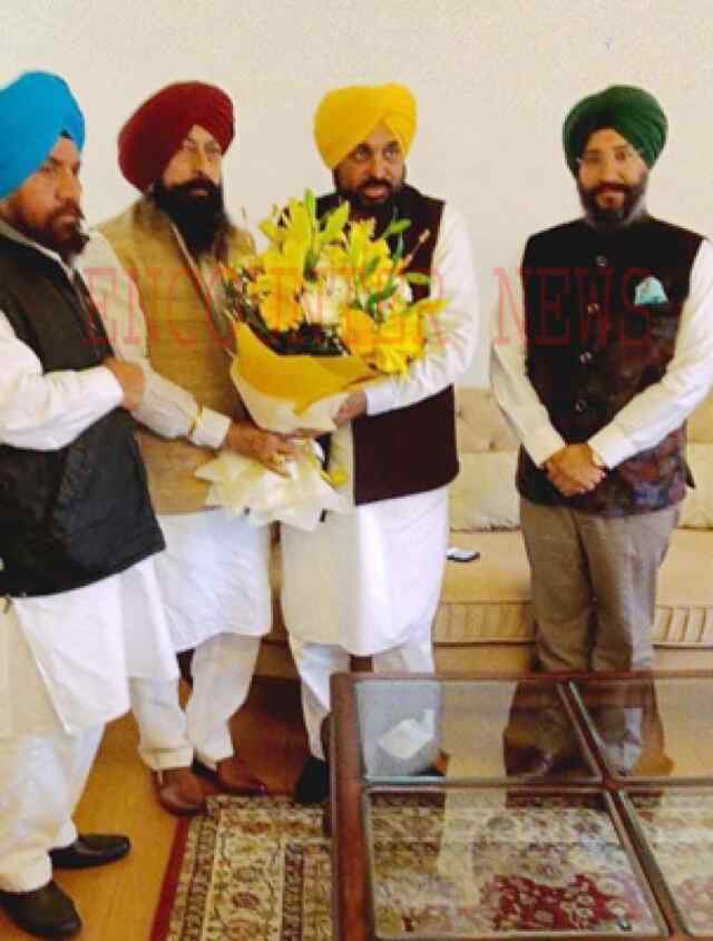 जालंधरः आप में शामिल हुए पूर्व सीनियर डिप्टी मेयर कमलजीत भाटिया
