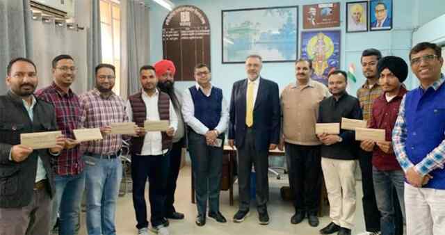 पंजाबः आयुर्वेद विभाग में 8 क्लर्कों सहित एक सेवक को सौंपे नियुक्ति पत्र