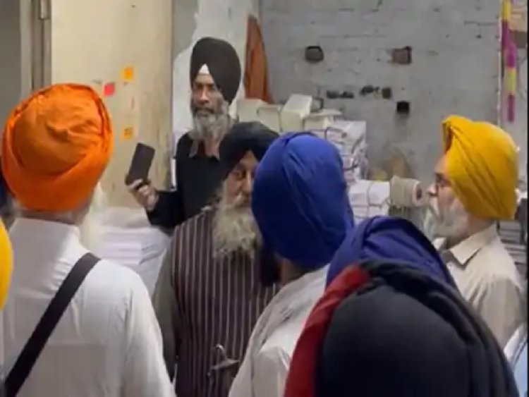पंजाबः SGPC और सत्कार कमेटी की प्रिंटिंग प्रेस में छापेमारी, बेअदबी के आरोप में करवाई बंद, देखें वीडियो