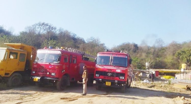 फायर ब्रिगेड की 3 गाडियों ने जलने से बचाया 20 लाख का पोल्ट्री फार्म