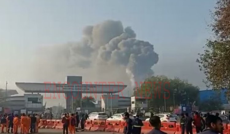 रामामंडी में श्री गुरु गोबिंद सिंह रिफाइनरी में लगी भीषण आग, देखें वीडियो