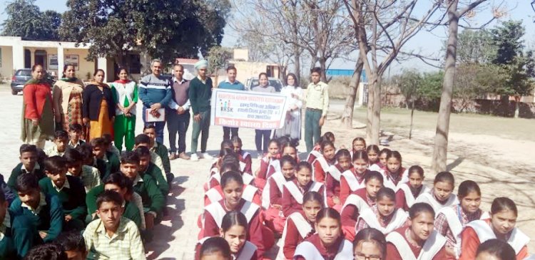 राजकीय वरिष्ठ माध्यमिक स्कूल बट्ट कलां में किशोर स्वास्थ्य दिवस मनाया