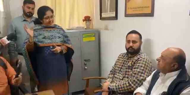 पंजाबः आप विधायक की स्कूल में रेड, बड़ी लापरवाही आई सामने, देखें वीडियो