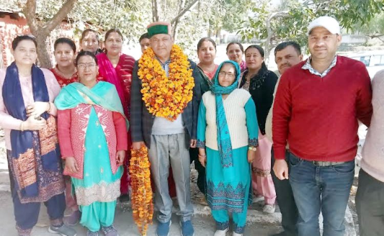 जिला ऊना प्रवक्ता संघ के प्रधान बने देवेंद्र बेली,प्रवक्ताओं ने सर्वसम्मति से चुना अध्यक्ष