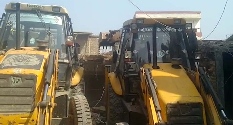 जालंधरः नगर निगम में बदला सियासी सिफारिश का कल्चर- ओए छोटे एह अपणा बंदा ए एदा ख्याल रखणा, अधिकारी ने एक हफ्ते में चला दी डिच, देखें वीडियो