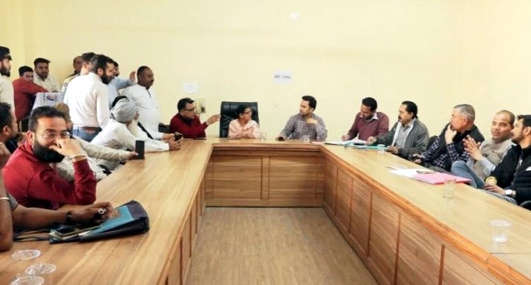 शहर की दो पार्किंगों की 17 लाख 9 हजार रूपये में हुई नीलामी 