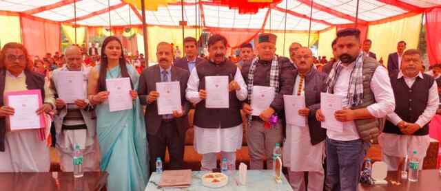 प्रदेश के लोगो को दी गई गारंटियां को पूर्ण करने के लिए सरकार बचनबद्ध, समयबद्ध तरीके से पूर्ण किया जायेगा: मुकेश अग्निहोत्री
