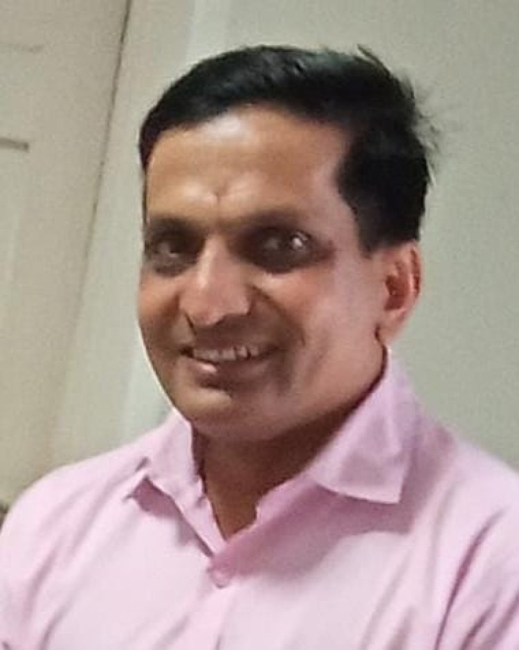 स्कूल में दाखिला टेस्ट देने वाले स्टूडेंट्स को निशुल्क कोचिंग देकर पुण्य कमा रहे शिव कुमार शर्मा