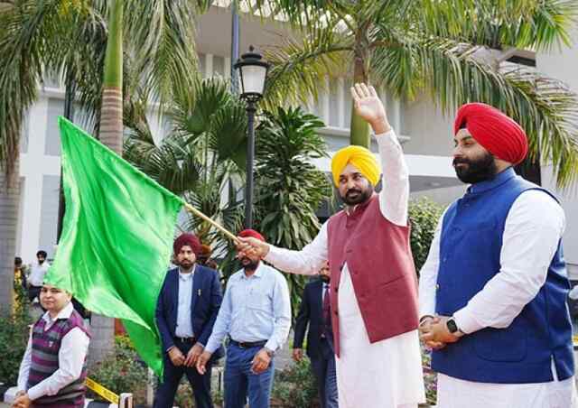 पंजाबः सिंगापुर के लिए प्रिंसिपल का दूसरा बैच रवाना, सीएम मान ने दी हरी झंडी