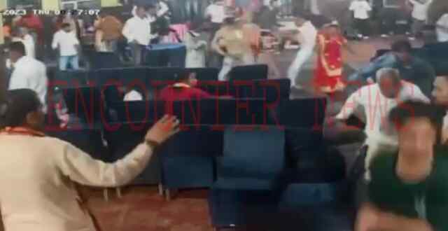 पंजाबः शादी समारोह में जमकर चली कुर्सियां, मची भगदड़, देखें वीडियो