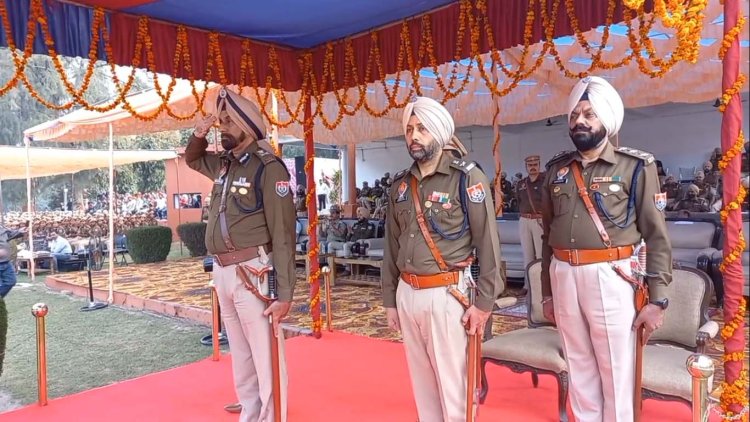 होशियारपुरः पासिंग आउट परेड का हुआ आयोजन, देखें वीडियो