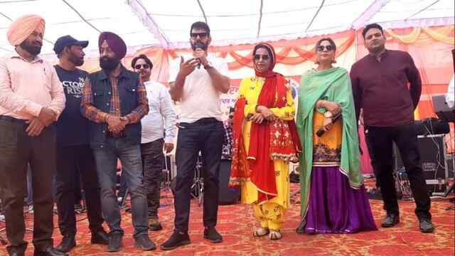 पंजाबी मां बोली मेले में गायक Jasbir Jassi के गानों पर झूमे दर्शक, देखें वीडियो