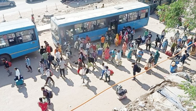 होली मनाने के लिए बददी से अपने अपने घर गए हज़ारो मजदूर