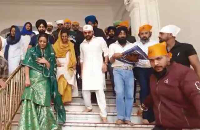 पंजाबः श्री हरमंदिर साहिब पहुंचे मशहूर कॉमेडियन Kapil Sharma, देखें वीडियो