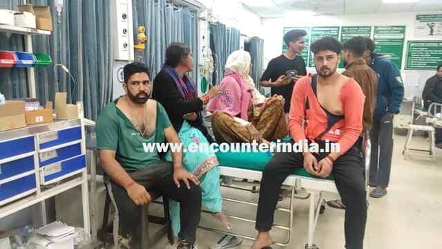 होशियारपुरः सरपंच और गांव के व्यक्तियों में हुई हाथापाई, देखें वीडियो