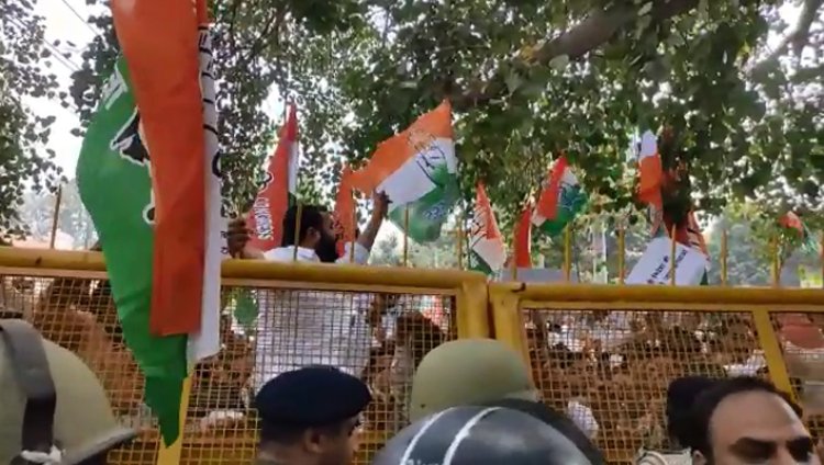 पंजाबः राजभवन का घेराव करने जा रहे कांग्रेस कार्यकर्ता और पुलिस हुई आमने-सामने, देखें वीडियो