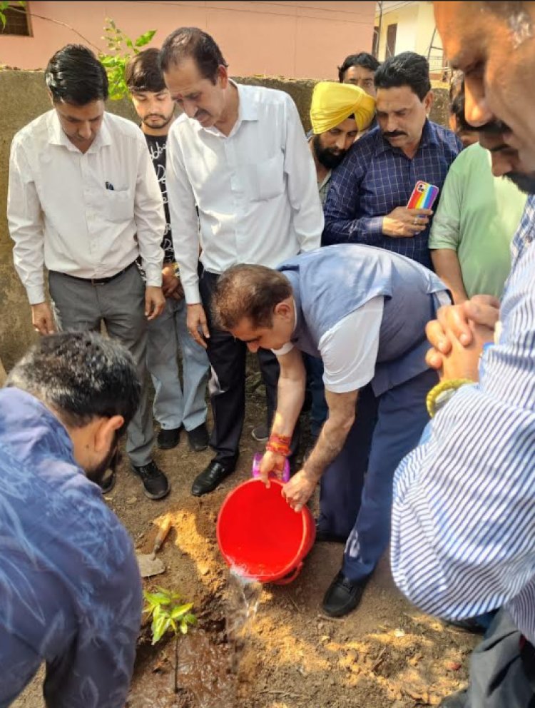 संसदीय सचिव राम कुमार ने किया ट्यूबवेल का शिलान्यास